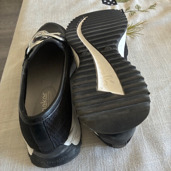Rieker’s shoes - Picture 4 of 4